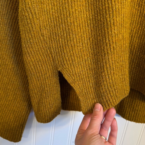Abercrombie & Fitch Women’s Chunky Knit Mockneck Golden Yellow Sweater Size M - Picture 4 of 12